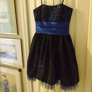 EUC MORGAN & CO. Black/Blue Strapless Satin Sequin Top Junior Prom Dress 3/4